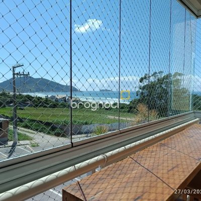 Apartamento com 99m², 2 quartos (sendo 2 suítes), 2 garagens, no bairro Santinho em Florianópolis