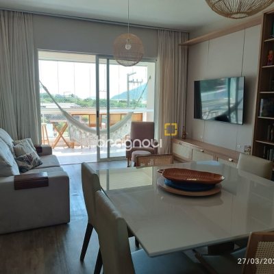 Apartamento com 99m², 2 quartos (sendo 2 suítes), 2 garagens, no bairro Santinho em Florianópolis