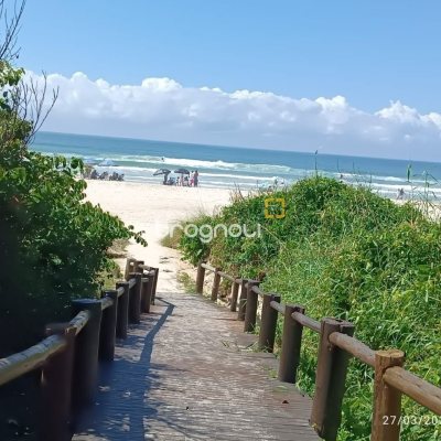 Apartamento com 99m², 2 quartos (sendo 2 suítes), 2 garagens, no bairro Santinho em Florianópolis