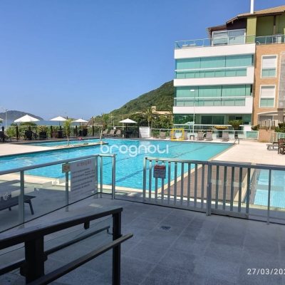Apartamento com 99m², 2 quartos (sendo 2 suítes), 2 garagens, no bairro Santinho em Florianópolis