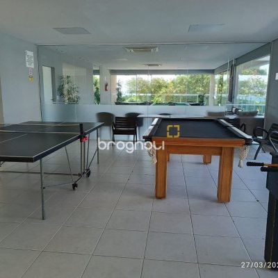 Apartamento com 99m², 2 quartos (sendo 2 suítes), 2 garagens, no bairro Santinho em Florianópolis