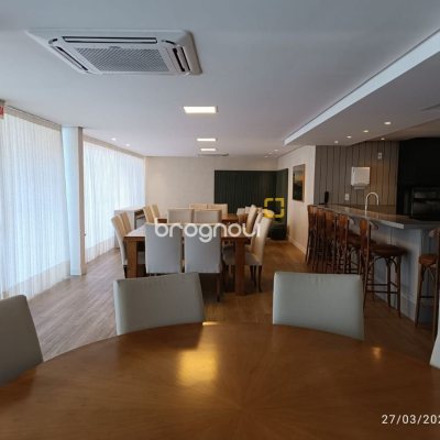 Apartamento com 99m², 2 quartos (sendo 2 suítes), 2 garagens, no bairro Santinho em Florianópolis