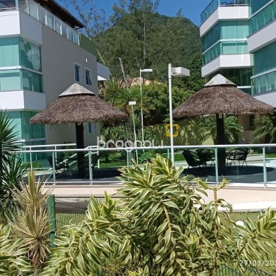 Apartamento com 99m², 2 quartos (sendo 2 suítes), 2 garagens, no bairro Santinho em Florianópolis