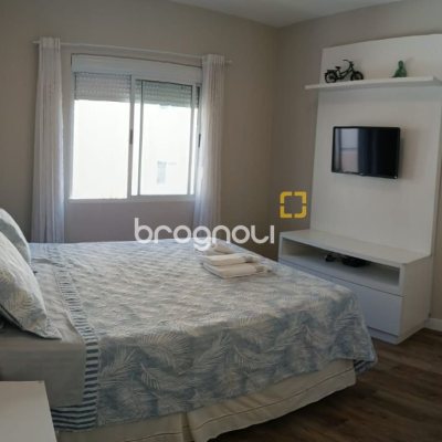 Apartamento com 99m², 2 quartos (sendo 2 suítes), 2 garagens, no bairro Santinho em Florianópolis