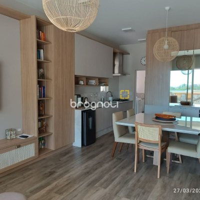 Apartamento com 99m², 2 quartos (sendo 2 suítes), 2 garagens, no bairro Santinho em Florianópolis