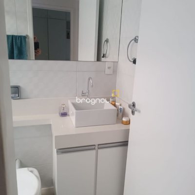 Apartamento com 56m², 2 quartos, 1 garagem, no bairro Kobrasol em São José