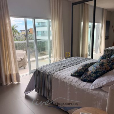 Apartamento com 194m², 3 quartos (sendo 3 suítes), 2 garagens, no bairro Jurerê Internacional em Florianópolis