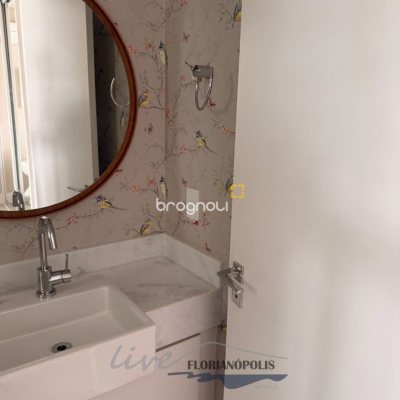 Apartamento com 194m², 3 quartos (sendo 3 suítes), 2 garagens, no bairro Jurerê Internacional em Florianópolis