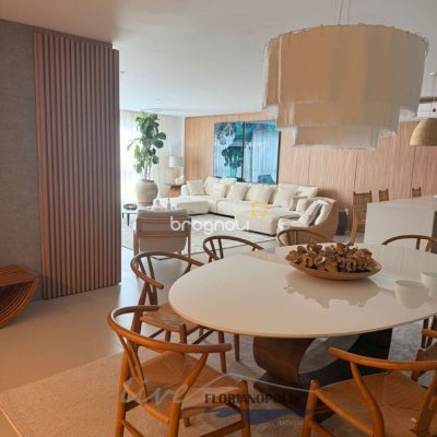 Apartamento com 194m², 3 quartos (sendo 3 suítes), 2 garagens, no bairro Jurerê Internacional em Florianópolis