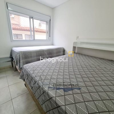 Apartamento com 100m², 3 quartos (sendo 1 suíte), 2 garagens, no bairro Jurerê em Florianópolis