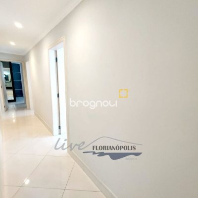 Apartamento com 100m², 3 quartos (sendo 1 suíte), 2 garagens, no bairro Jurerê em Florianópolis