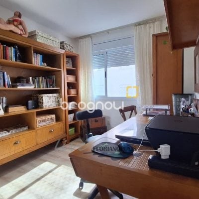 Apartamento com 105m², 2 quartos (sendo 1 suíte), 2 garagens, no bairro Jurerê Internacional em Florianópolis