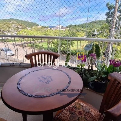 Apartamento com 105m², 2 quartos (sendo 1 suíte), 2 garagens, no bairro Jurerê Internacional em Florianópolis