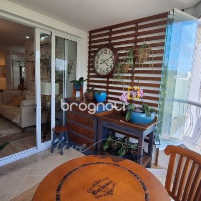 Apartamento com 105m², 2 quartos (sendo 1 suíte), 2 garagens, no bairro Jurerê Internacional em Florianópolis