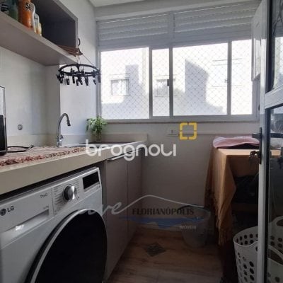 Apartamento com 105m², 2 quartos (sendo 1 suíte), 2 garagens, no bairro Jurerê Internacional em Florianópolis
