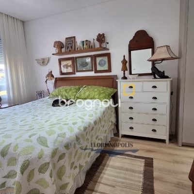 Apartamento com 105m², 2 quartos (sendo 1 suíte), 2 garagens, no bairro Jurerê Internacional em Florianópolis