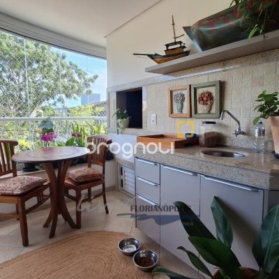 Apartamento com 105m², 2 quartos (sendo 1 suíte), 2 garagens, no bairro Jurerê Internacional em Florianópolis
