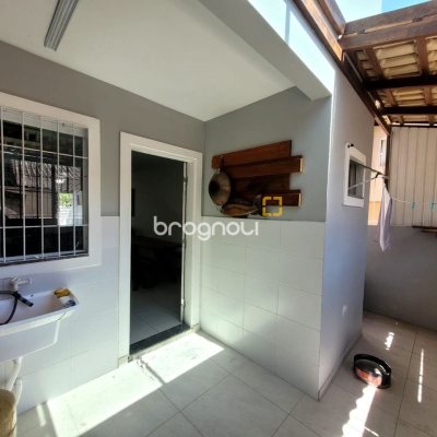 Casa com 91m², 2 quartos (sendo 2 suítes), 1 garagem, no bairro Ingleses em Florianópolis