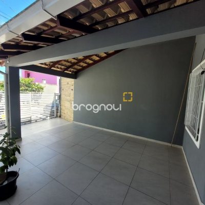 Casa com 91m², 2 quartos (sendo 2 suítes), 1 garagem, no bairro Ingleses em Florianópolis