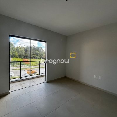 Casa com 103m², 2 quartos (sendo 2 suítes), 1 garagem, no bairro São João do Rio Vermelho em Florianópolis