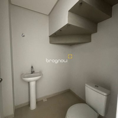 Casa com 103m², 2 quartos (sendo 2 suítes), 1 garagem, no bairro São João do Rio Vermelho em Florianópolis