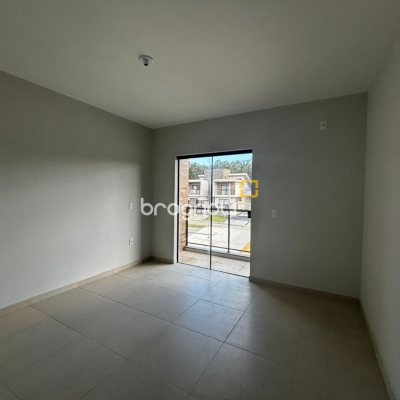 Casa com 103m², 2 quartos (sendo 2 suítes), 1 garagem, no bairro São João do Rio Vermelho em Florianópolis