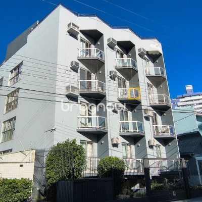 Apartamento com 133m², 3 quartos (sendo 1 suíte), 1 garagem, no bairro Balneário em Florianópolis