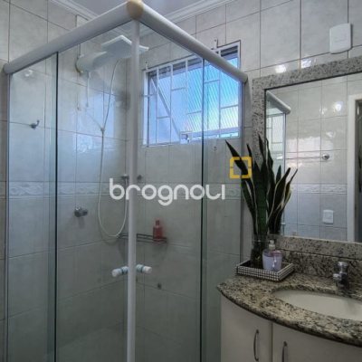 Apartamento com 133m², 3 quartos (sendo 1 suíte), 1 garagem, no bairro Balneário em Florianópolis