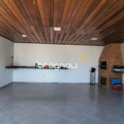 Apartamento com 133m², 3 quartos (sendo 1 suíte), 1 garagem, no bairro Balneário em Florianópolis