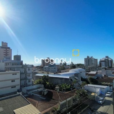 Apartamento com 133m², 3 quartos (sendo 1 suíte), 1 garagem, no bairro Balneário em Florianópolis