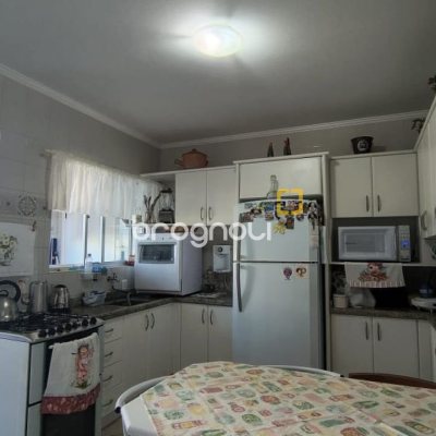 Apartamento com 133m², 3 quartos (sendo 1 suíte), 1 garagem, no bairro Balneário em Florianópolis