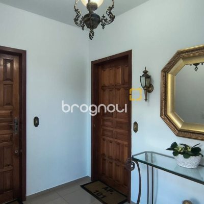 Apartamento com 133m², 3 quartos (sendo 1 suíte), 1 garagem, no bairro Balneário em Florianópolis