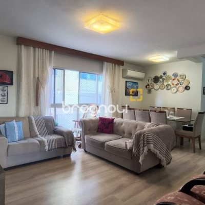 Apartamento com 133m², 3 quartos (sendo 1 suíte), 1 garagem, no bairro Balneário em Florianópolis