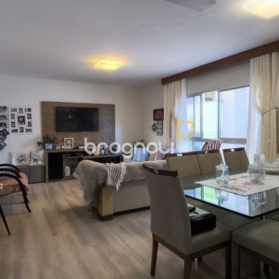 Apartamento com 133m², 3 quartos (sendo 1 suíte), 1 garagem, no bairro Balneário em Florianópolis