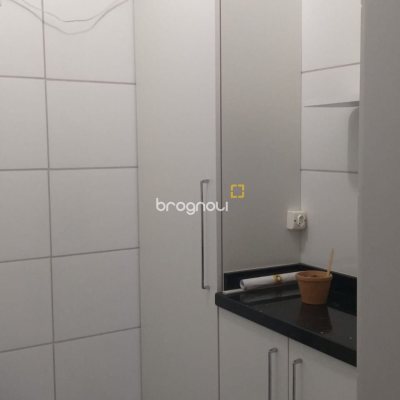 Apartamento com 59m², 2 quartos, 1 garagem, no bairro Forquilhinha em São José