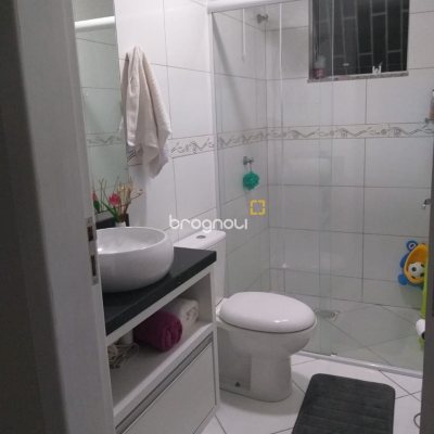 Apartamento com 59m², 2 quartos, 1 garagem, no bairro Forquilhinha em São José