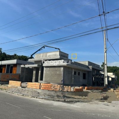 Casa com 75m², 2 quartos (sendo 1 suíte), 1 garagem, no bairro Forquilhas em São José