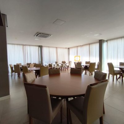Apartamento com 80m², 2 quartos (sendo 1 suíte), 2 garagens, no bairro São João do Rio Vermelho em Florianópolis