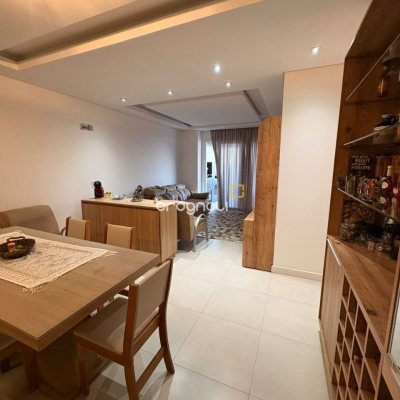 Apartamento com 80m², 2 quartos (sendo 1 suíte), 2 garagens, no bairro São João do Rio Vermelho em Florianópolis