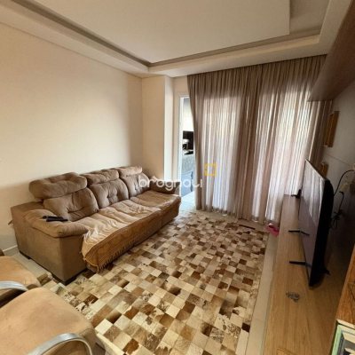 Apartamento com 80m², 2 quartos (sendo 1 suíte), 2 garagens, no bairro São João do Rio Vermelho em Florianópolis