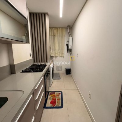Apartamento com 80m², 2 quartos (sendo 1 suíte), 2 garagens, no bairro São João do Rio Vermelho em Florianópolis