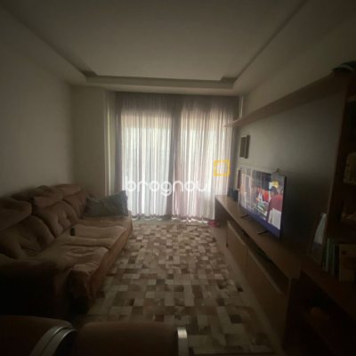 Apartamento com 80m², 2 quartos (sendo 1 suíte), 2 garagens, no bairro São João do Rio Vermelho em Florianópolis