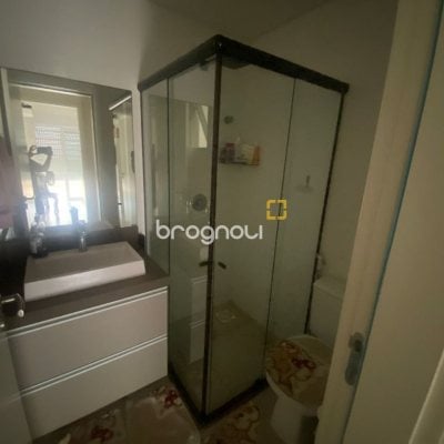 Apartamento com 80m², 2 quartos (sendo 1 suíte), 2 garagens, no bairro São João do Rio Vermelho em Florianópolis