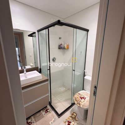 Apartamento com 80m², 2 quartos (sendo 1 suíte), 2 garagens, no bairro São João do Rio Vermelho em Florianópolis