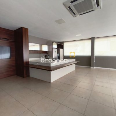 Apartamento com 80m², 2 quartos (sendo 1 suíte), 2 garagens, no bairro São João do Rio Vermelho em Florianópolis