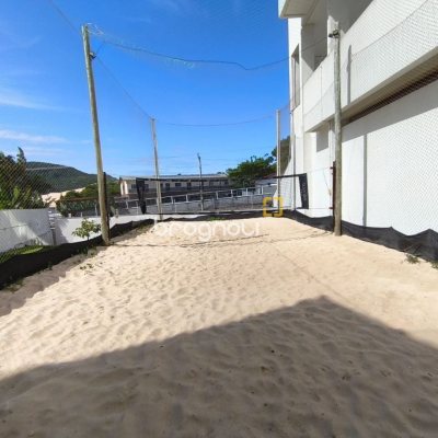 Apartamento com 80m², 2 quartos (sendo 1 suíte), 2 garagens, no bairro São João do Rio Vermelho em Florianópolis
