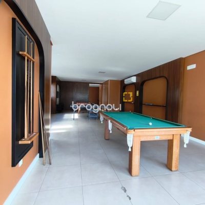 Apartamento com 80m², 2 quartos (sendo 1 suíte), 2 garagens, no bairro São João do Rio Vermelho em Florianópolis