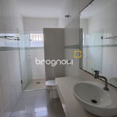 Casa de Condomínio com 105m², 2 quartos, 2 garagens, no bairro São João do Rio Vermelho em Florianópolis
