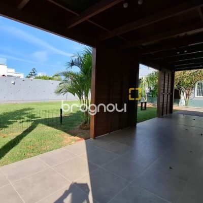 Casa de Condomínio com 105m², 2 quartos, 2 garagens, no bairro São João do Rio Vermelho em Florianópolis