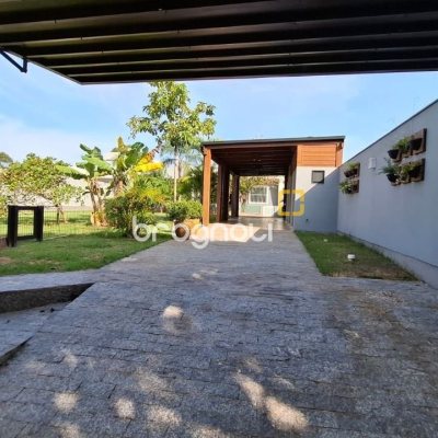 Casa de Condomínio com 105m², 2 quartos, 2 garagens, no bairro São João do Rio Vermelho em Florianópolis